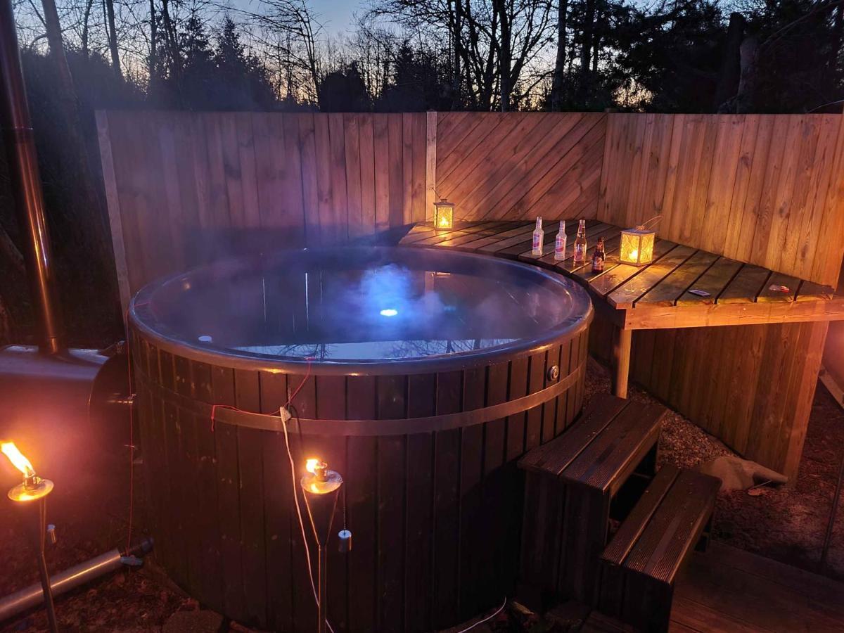 Lovely Holiday Home With Spa And Hot Tub Outside Hals Eksteriør bilde